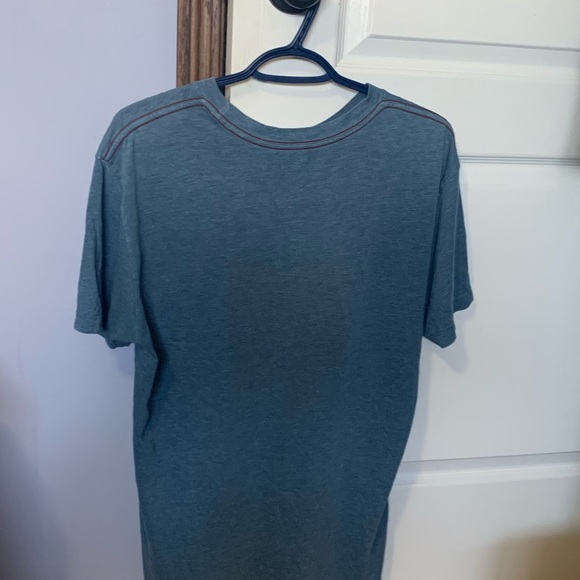 light blue RVCA t-shirt - Picture 2 of 4